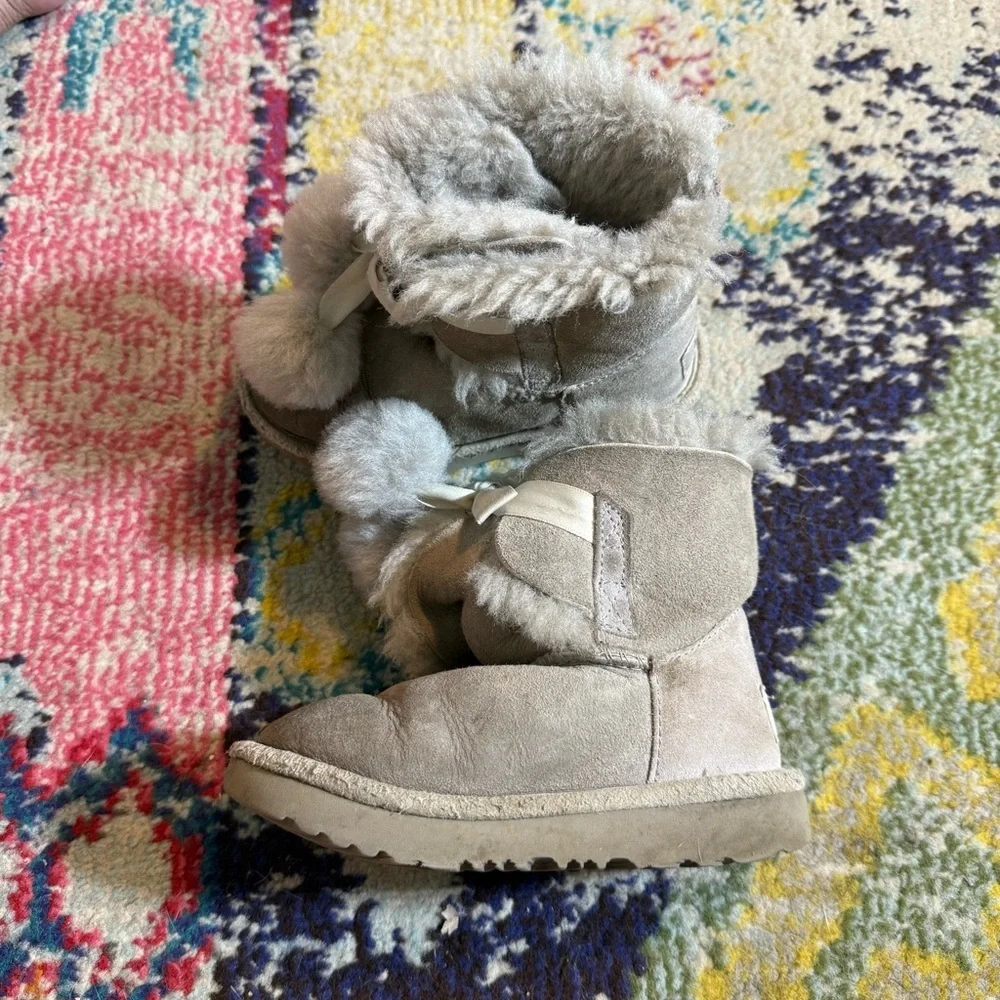 Ugg Cozy Gray Suede Boots with Fur Trim toddler 9